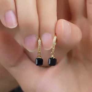 Black Block Pendant Ear Cuff Earrings New 2025 Allergy Free Micro Paved Zirconia Ear Cuff Elegant Womens Fashion Jewelry