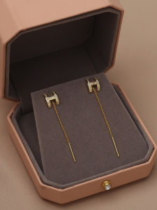 Long Tassel Dangle Earrings Luxury Feminine Style Small Fragrance Fashion Alloy Plated Silver Gold Womens Jewelry Accessories