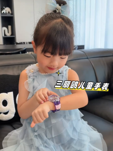 Sanrio Childrens Glowing Quartz Electronic Watch Cute Style Birthday Gift Elementary School Students Luminous Watch Domestic Brand