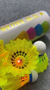 Hộp Cầu Lông Nhựa Đế Xốp Có Đèn Led Ống Cầu Lông Nhựa Trái Cầu Lông Nhựa Vàng Quả Cầu Lông Thi Đấu Và Luyện Tập