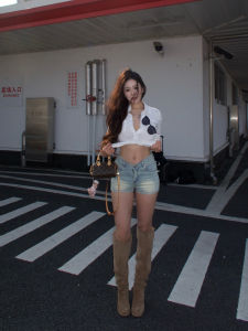 High Waist Slimming Denim Shorts Womens Fashionable Versatile Hot Pants Wide Leg Casual Style Cotton Stretch Denim