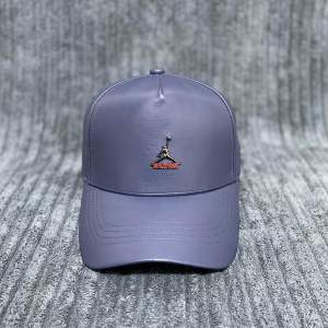 Topi Kulit Baseball Logo Besi Model Terbaru Uniseks Pria Wanita Keren Dan Stylish