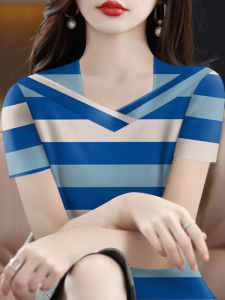 เสื้อยืดลายทางสตรี แขนสั้น คอวี แฟชั่นฤดูร้อน สำหรับคุณแม่ ทรงเข้ารูป ระบายอากาศได้ดี ระบายความชื้นได้ดี สำหรับผู้หญิง