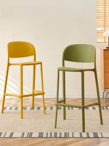 เก้าอี้บาร์พลาสติกสไตล์นอร์ดิกสำหรับบ้านขนาดเล็ก ร้านกาแฟ ร้านอาหาร บาร์กลางแจ้ง ที่นั่งสูงแบบพับได้ สำหรับทุกฤดูกาล