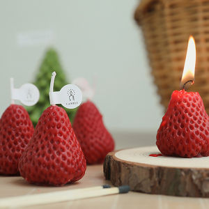 1pc/4 pcs Decorative Aromatic Strawberry Candles Soy Wax Scented Candle For Birthday Wedding Candle