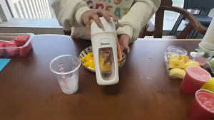 [ของแท้ 100%]Alexd เครื่องปั่นน้ำผลไม้พกพา เครื่องปั่นน้ำผลไม้ ความจุ 400mL พลังงานสูง แบตเตอรี่ 12ใบมีด ชาร์จUSB ดีไซน์กะทัดรัด เครื่องปั่นน้ําแข็ง แก้วปั่นน้ำผลไม้ น้ำผัก แก้วปั่น เครื่องปั่น เครื่องปั่นผลไม้ ไร้สายปั่นน้ำผลไม้ Juicers