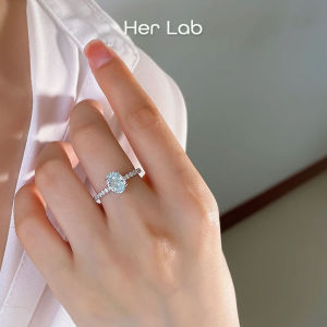 Her Lab Jewelry | แหวนเพชรเงินมอยส์ซอไนต์แท้925 1-2กะรัตพร้อมเพชรเม็ดเล็กรายงาน GRA ดั้งเดิม100% ผ่านทางตัวเลือกเพชรแหวนเพชรเจียรรูปไข่4ง่ามแหวนแต่งงานเงินสเตอร์ลิงแหวนหมั้นแบบคลาสสิก