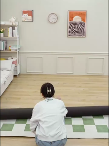 Round Wood Coffee table coffee table beside the sofa Living room