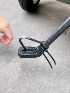 Lót Chân Chống Xe Máy Cao Su Chống Trầy Chân Nền Nhà - Kèm 2 Dây Rút