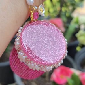 ยาดมสมุนไพรหงส์ไทย(สูตร2)เคสติดเพชรสีชมพู shocking pink ขอบมุก มีสายคล้องมือ