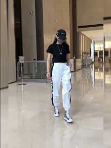 เสื้อยืดผ้าฝ้ายสั้นกราฟิก Doggy? สไตล์เกาหลี สีขาว - จัดส่งฟรี