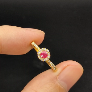 แหวนพลอยทับทิม(Natural Ruby) สีชมพูแดงสวยมาก จากประเทศโมซัมบิก ตัวเรือนCopper ผสมเงิน ชุบทอง ไซส์นิ้ว 55 หรือเบอร์ 7 US