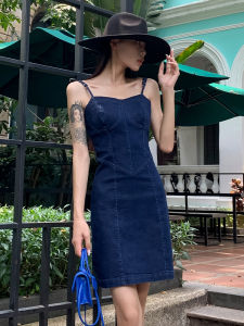 ชุดเดรสยาวครึ่งตัวผ้าเดนิมทรงเอเอวสูง แขนกุด คอวี กระโปรงทรงเอ ทรงเข้ารูป สำหรับผู้หญิง ฤดูร้อน 2025 ใหม่ สไตล์ฝรั่งเศส กระโปรงทรงเอ