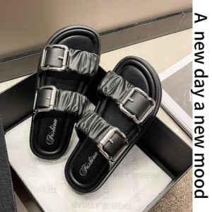 NDDshop มาแรง2023 รองงเท้าเเตะ2023  ราคาไม่เเรง + สินค้าดูดีมีคุณภาพ สีสันสดใส  ใส่สบาย สาวๆควรมีติดตูไว้  โทนสีเเฟชั่น  หากสนใจรีบซื้อเข้ามาได้เลย