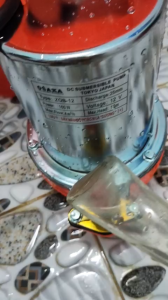Bơm chìm Osaka 12V công suất 160w cánh nhựa mô tơ lõi đồng