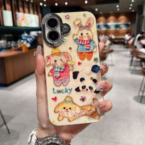 เคสโทรศัพท์มือถือลายการ์ตูนน่ารักสำหรับ Apple iPhone 16 รุ่นใหม่พร้อมกรอบกระจกประดับเพชรและฟิล์มเลนส์ ปกป้องโทรศัพท์มือถือแบบทันสมัย