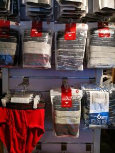 กางเกงชั้นในชาย Giordano Pure Cotton ทรงสามเหลี่ยม 6 ชิ้น กางเกงชั้นในชายแบบลำลอง ระบายอากาศได้ดี สวมใส่สบาย ผลิตจากผ้าฝ้ายแท้