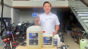 Dung dịch tẩy lốp Wheel & Tire Cleaner Ekokemika loại 1 lít