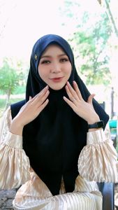 ผ้าคลุมฮิญาบแบบสวมสำเร็จมีเชือกผูกด้านใน เนื้อผ้าหางกระรอก สวมใส่ได้ในทุกวัน HM87วาริสมุสลิม