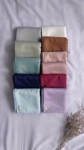 Hijab Satin Segiempat 105cmx105cm: Tips Memilih & Menggunakan