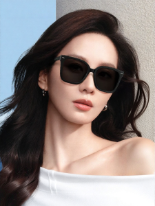 HELEN KELLER | Trendy Square Polarized Sunglasses