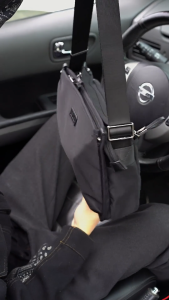 BJIAX กระเป๋าสะพายไหล่ผู้ชายกระเป๋าเอกสารกันน้ําใช้ทุกวัน CrossBody Bag Fit A4 Paper