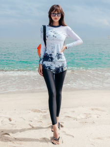 Seglu Womens Conservative Long Sleeve Swimming Costume Top Snorkeling Surfing Suit Cover up Jellyfish Design Separate Swimsuit