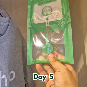 mixshop Hanging Dehumidifier Bag/Wardrobe Moisture Absorb [SG READY STOCK]