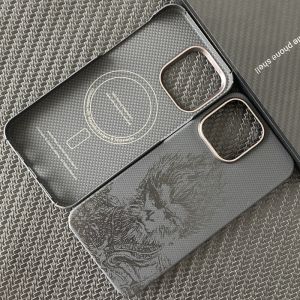 Ultra-Thin Carbon Fiber Phone Case for New iPhone 16 pro Max Kevlar Full Cover Magnetic Absorption Apple 15 Anti-Fall Frosted Business Men Fluorescent Trendy Anti-Slip Hard Shell