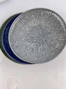 จานเซรามิค ลายคลื่น ขนาด 9.75 นิ้ว  มี 3 สี เขียว  น้ำเงิน และ เทา