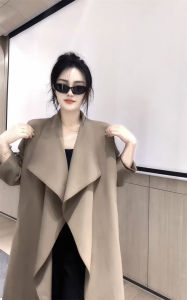 เสื้อแจ็คเก็ตทรงหลวมสไตล์ใหม่ฤดูใบไม้ผลิและฤดูร้อนปี 2025 สำหรับผู้หญิง เสื้อคลุมกันหนาวแบบลำลองคอตั้งสีตัดกันลดอายุ