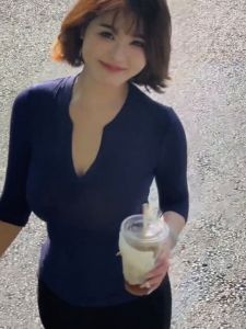 Slim Fit Sweet And Spicy Womens T-Shirt Base Shirt European Style Early Autumn Chic Mini Top V-neck Long Sleeve Pure Color