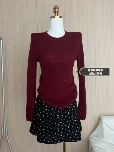 เสื้อถักผ้าขนสัตว์คอปกสีพื้นแขนยาวสไตล์ทำงานสำหรับผู้หญิง เสื้อชั้นในสีแดงปีใหม่ เสื้อชั้นในสีพื้นแบบลำลอง