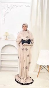 Mukena Terusan Bordir Dewasa Motif Camellia Terbaru Mukenah Lajuran