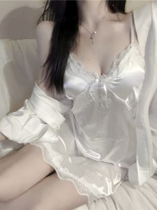 ชุดนอนผ้าไหมน้ำแข็งเซ็กซี่พร้อมแผ่นเสริมหน้าอก ชุดนอนผู้หญิง ชุดนอนฤดูร้อน ชุดนอนแขนกุด ชุดนอนคอวี ชุดนอนบ้าน ชุดนอนผ้าไหมน้ำแข็ง