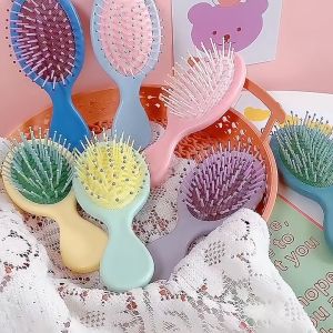 นวดหวีขนาดเล็กกะทัดรัดมินิน่ารักเด็กสาวหวีแบบพกพาสำหรับบ้าน จัดแต่งทรงผม อุปกรณ์ทำผม ช่วยเกล้าผม แปรงนุ่ม หวีสบาย MIMOON