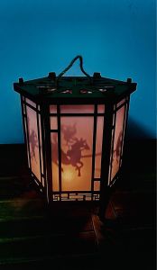 Đèn kéo quân gỗ ( Hình quay Đám cưới Chuột) cao 24cm