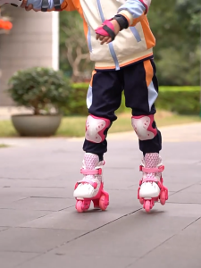 Kids Adjustable Roller Skates with Flashing Light up Wheels Beginner Roller Skates for Girls Boys