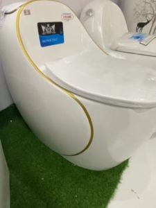 Bồn Cầu Trứng Cao Cấp R10 Men Nano Phủ Ceramic Chống Bám Bẩn Xả Xoáy Kết Hợp Đẩy Mạnh Nắp Rơi Êm Bảo Hành 15 Năm