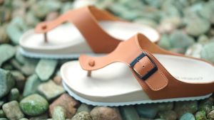 Sandal Puyuh Wanita Model Jepit Kekinian JOVANKA by: Christian Bale