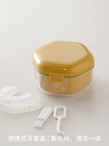 กล่องรีเทนเนอร์ 3 ชั้น กล่องใส่ฟันปลอม ขนาดเล็กและความจุขนาดใหญ่ กล่องเก็บฟันปลอม พกพาสะดวก มี 4 สี