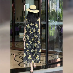 ชุดเดรสยาวแขนกุดพิมพ์ลายสไตล์ฝรั่งเศสสำหรับผู้หญิงในช่วงฤดูร้อนปี 2025 ชุดเดรสยาวคอวีคอตั้งสไตล์วันหยุดชายหาดที่สวมใส่สบายและมีสไตล์