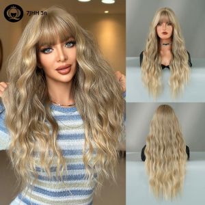 ยาวน้ําหยักสีน้ําตาล Ombre วิกผมสีบลอนด์สําหรับผู้หญิงทุกวันสังเคราะห์ความหนาแน่นสูง Layered ความร้อนทนวิกผม Neat Bangs