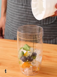 700ml Bartender Shaker Set - Resin PC Cocktail Mixer w/ Measuring Cup