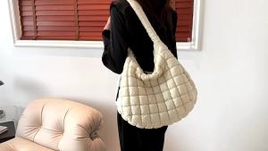 Puffer Tote Bag for Women Soft Puffy Crossbody Bag Large Quilted Tote Bag Quilted Carryall Bag Hobo Handbags Puff Purse