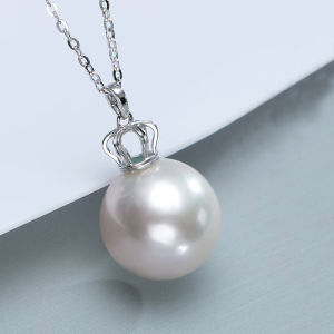 Mother Shell Pearl Pendant Necklace S925 Sterling Silver Single Black Bead Crown Womens Classic Easiest for Match Clavicle