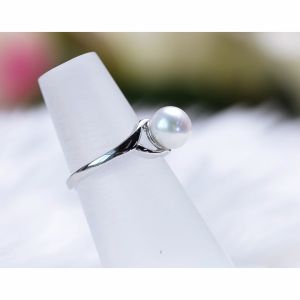 Silvershake แหวนเงินประดับไข่มุกแท้สีขาว Fresh Water Pearl มุกเม็ดเดี่ยว แหวนหมั้น แหวนสำหรับผู้หญิง