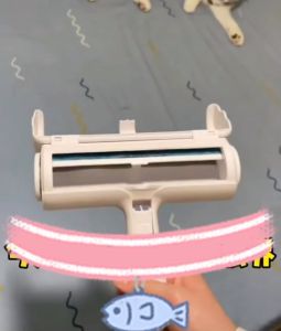 GATA Pet Hair Roller Fur Remover RANDOM COLOUR Sofa Bed Cloth Clean Tool Reusable Pelekat Bulu Kucing Guna Semula