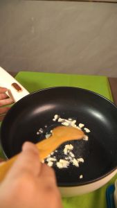 Dreepor Electric Frying Pan 1000W Multi Cooker Non Stick Frying Pan with Steamer Rice Cooker Original for Home