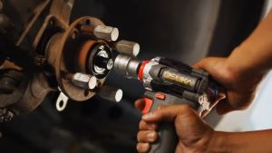 บล็อกเเบตไร้สาย OSUKA รุ่น OSID831-M1 ราคาที่ 1,200 บาท ถึง 800 NM สุด ที่มีบล็อกแบต บล็อกไร้สาย บล๊อก ถอดล้อ บล๊อค บล็อกไฟฟ้าไร้สาย บล็อกแบตเตอรี่ บล็อกเเบตไร้แปรงถ่าน